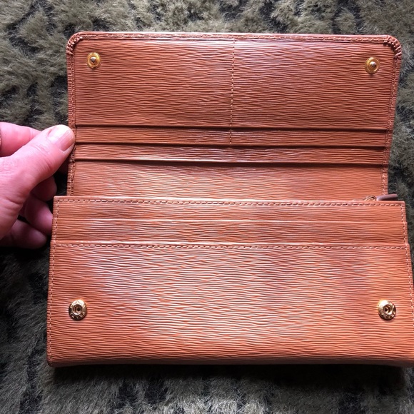 Auth PRADA long Vitello Wallet - Epi leather chestnut color w/ detachable ID tag - Picture 15 of 16